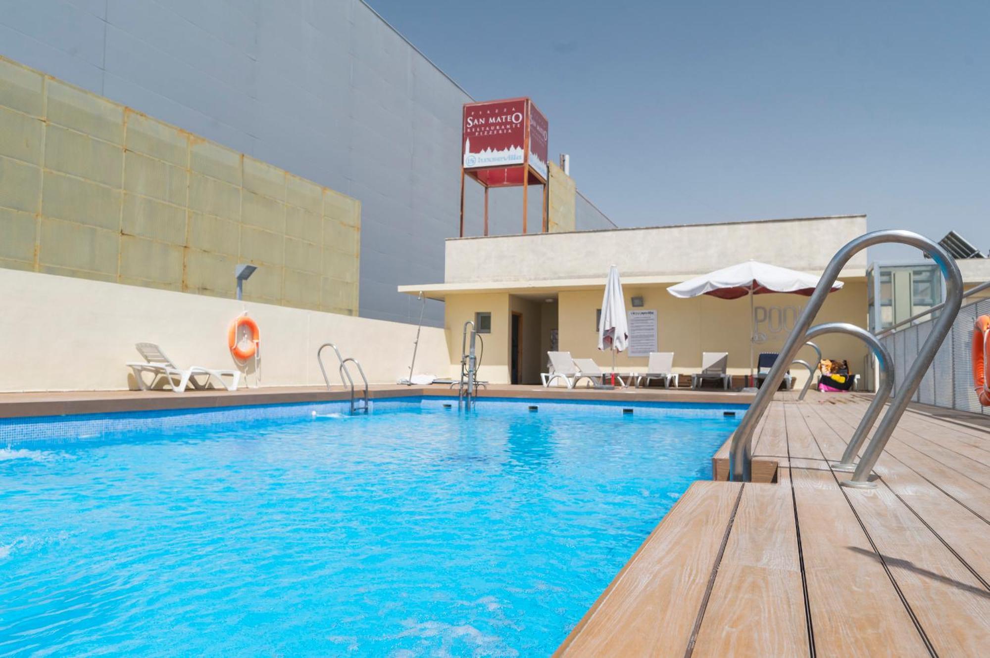Aticos Lux Sevilla Piscina Parking Bormujos Zewnętrze zdjęcie